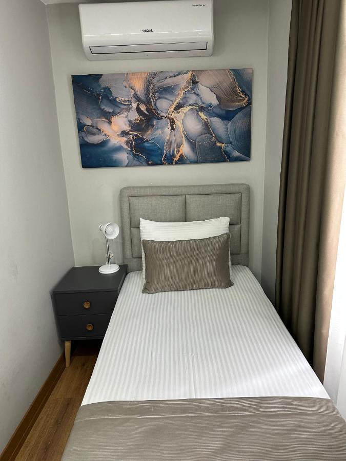 Marista Pansiyon Istanboel Buitenkant foto
